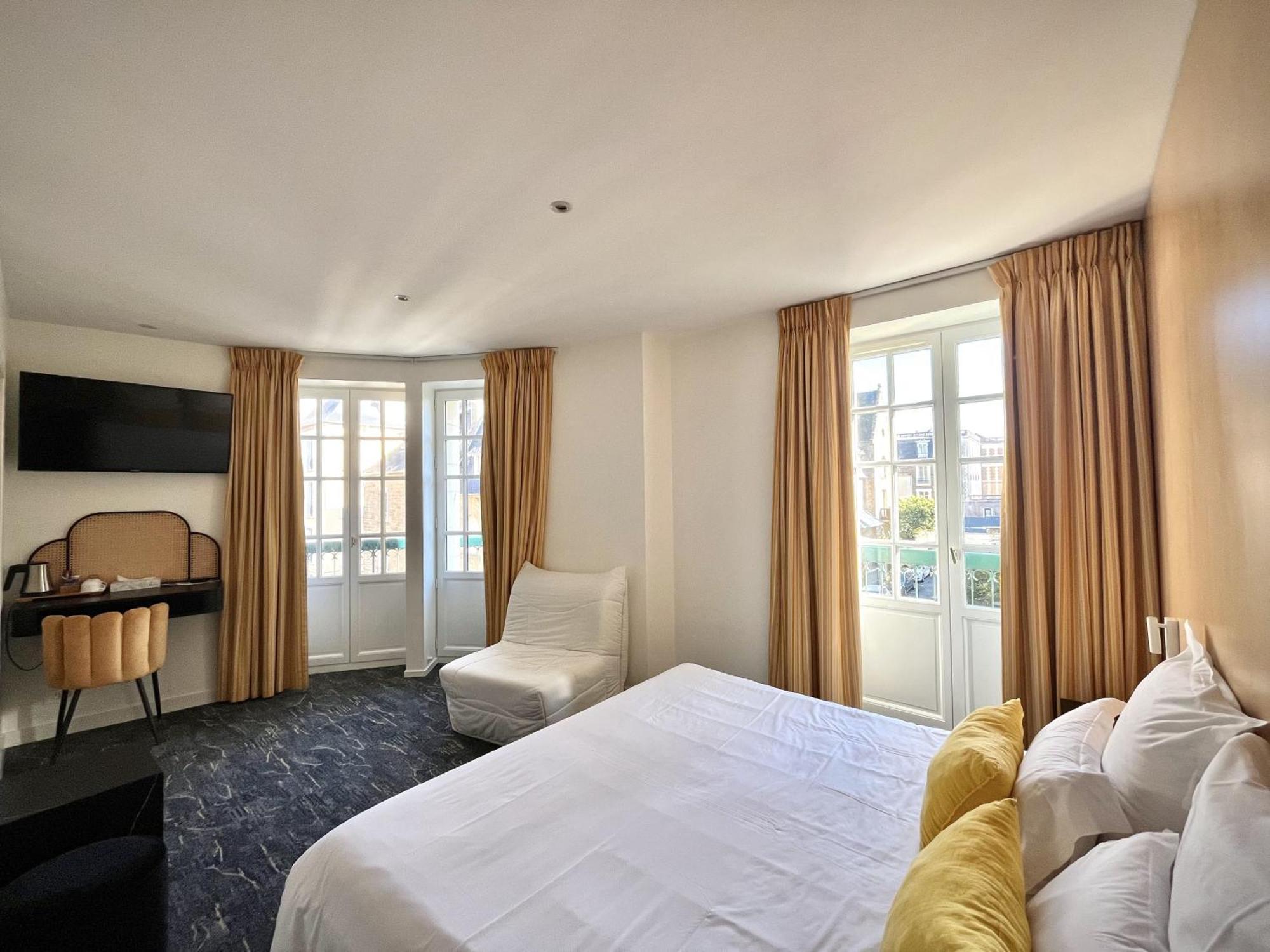 Hotel Balmoral Dinard Exterior photo